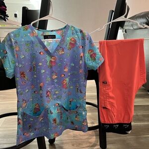 Koi scrubs mermaid top with coral bottoms size small